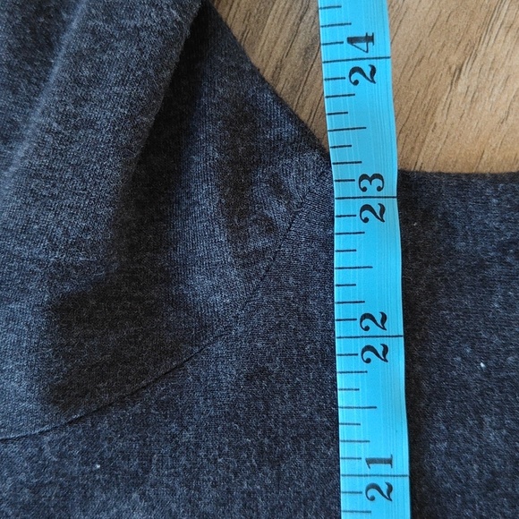 EUC Fall v-neck t-shirt - Picture 5 of 6